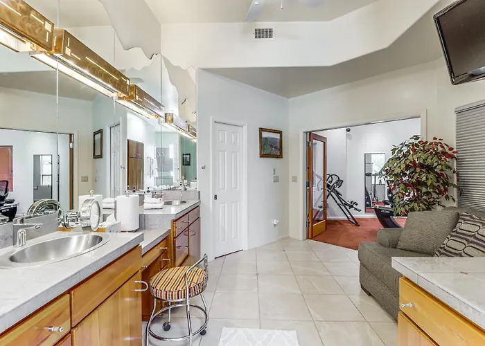 Oro Valley Airpark Estate W/ Pool & Mtn Views *